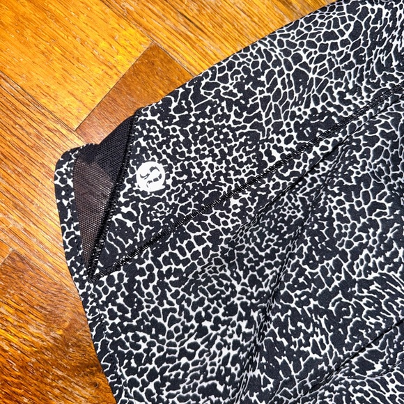 Lululemon Hotty Hot Short II | 4” Inseam | Polar Shift Inverse Alpine - Picture 8 of 11